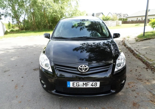 Toyota Auris cena 25700 przebieg: 132000, rok produkcji 2011 z Radom małe 379